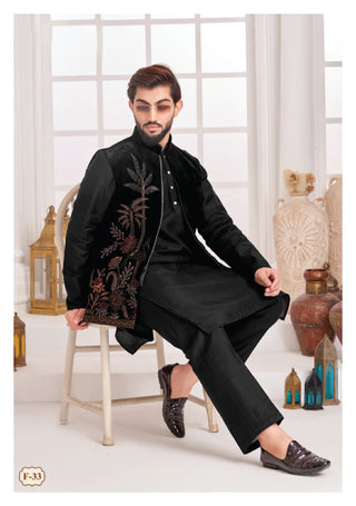 Roohani Rang Noir Velvet Kurta Set